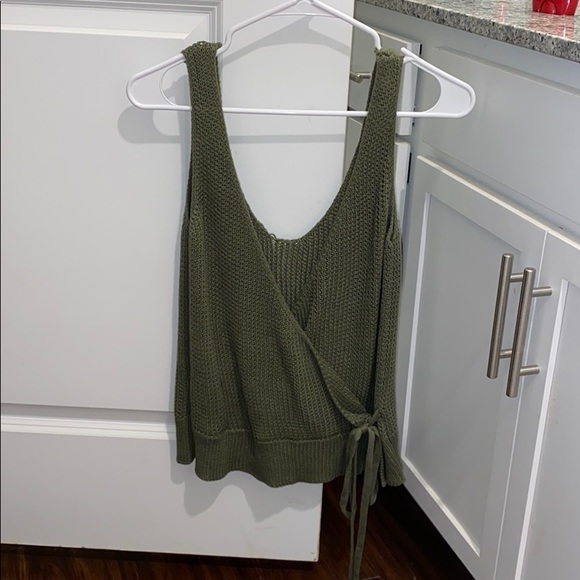 dee elly Tops - dee elly sweater tie tank top! dark green